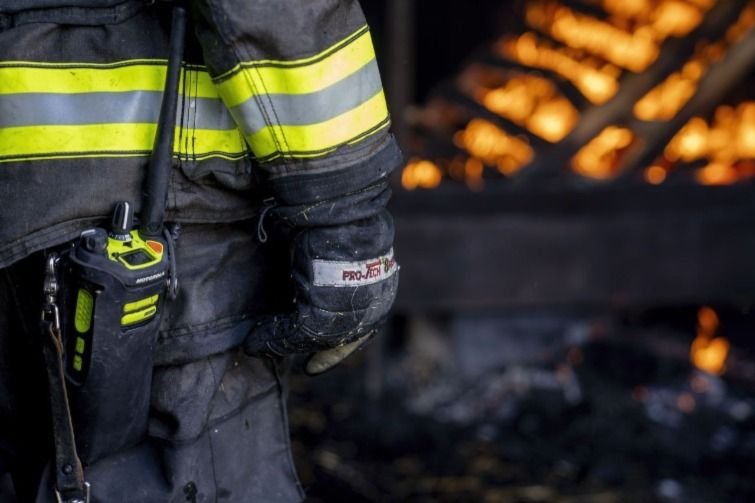 Firefighter-Radio-Communication-05