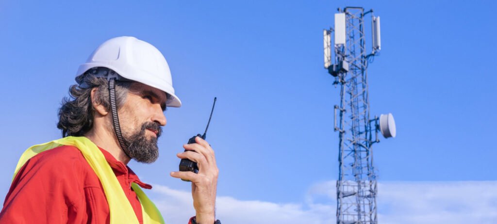 How far do walkie-talkies reach in the city